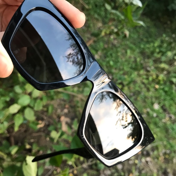 SOLD Celine Edge Sunglasses CL41468/S Hailey Bieber - Picture 3 of 16